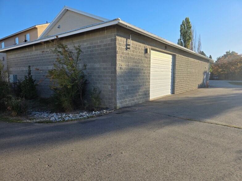 More Photos Of 1725 Culvers Dr, Sandpoint Industrial For Lease