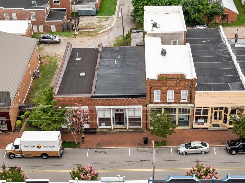 More Photos Of 132 S Main St, Warrenton Storefront For Sale