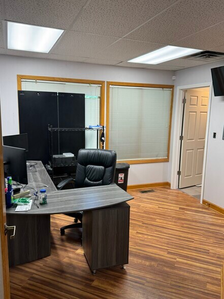 More Photos Of 472 N McLean Blvd, Elgin Medical For Sale