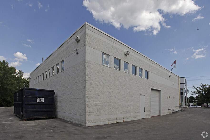More Photos Of 2832 16th Ave, Markham Showroom For Sale