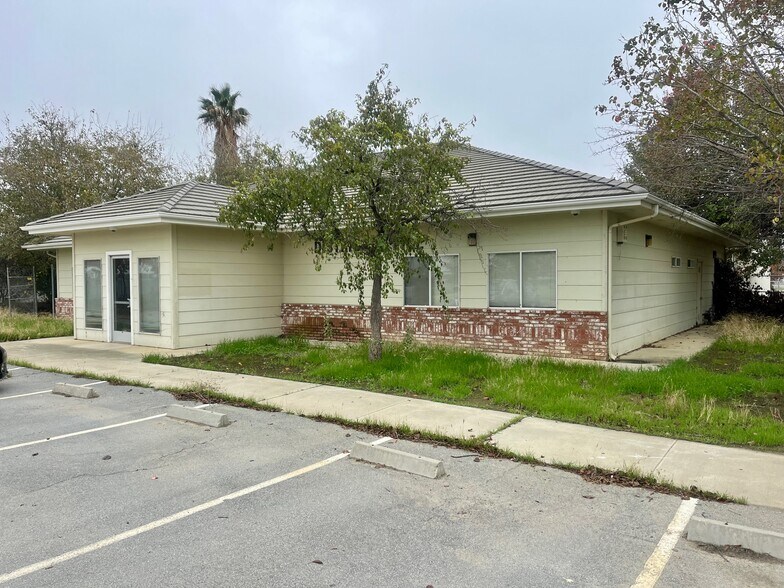 More Photos Of 9800 Cody Ave, Coalinga Schools For Lease