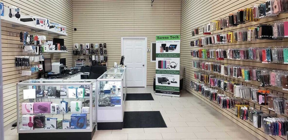 More Photos Of 20-40 New Delhi Dr, Markham Unknown For Lease