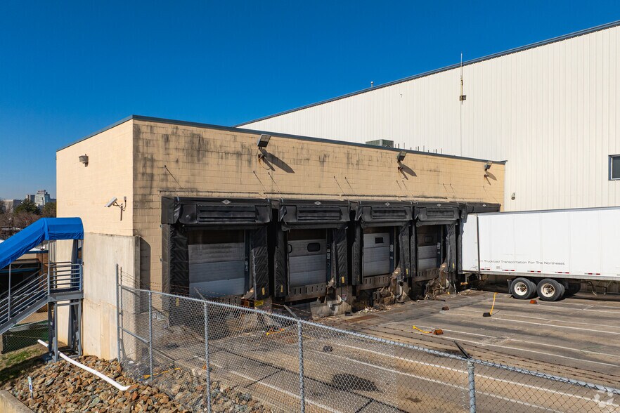 More Photos Of 3505 Governor Printz Blvd, Wilmington Manufacturing For Lease