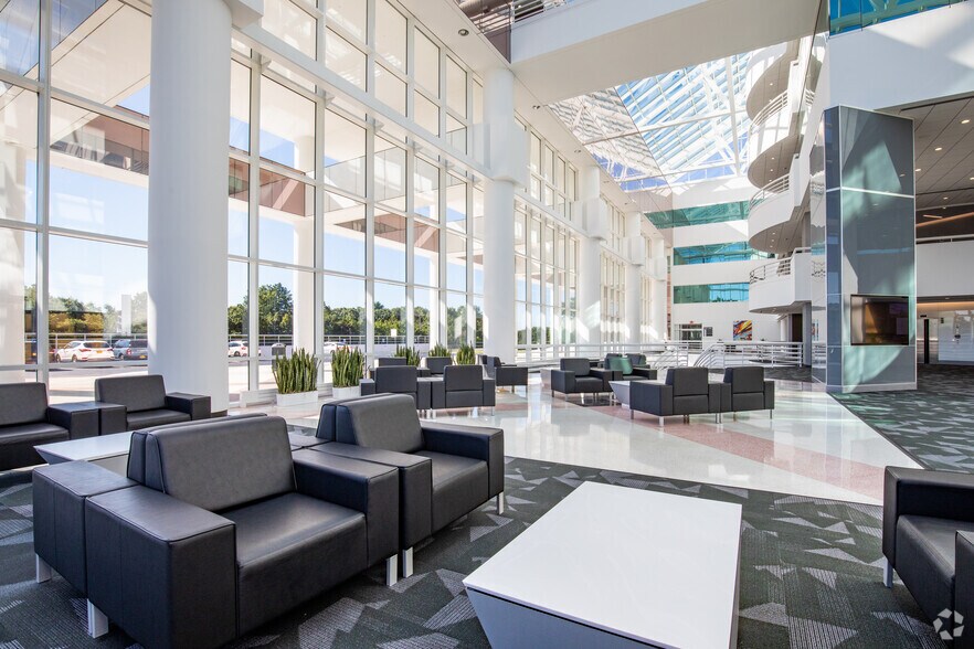 More Photos Of 1377 Motor Pky, Islandia Office For Lease