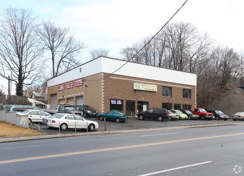 More Photos Of 31-39 Homer St, Waterbury Auto Repair For Sale