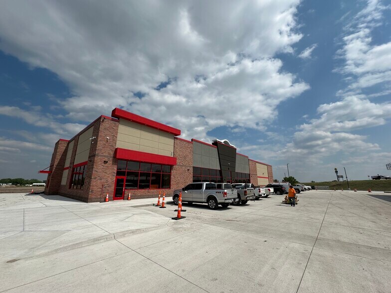 More Photos Of 3400 Halligan Dr, North Platte Truck Stop For Lease