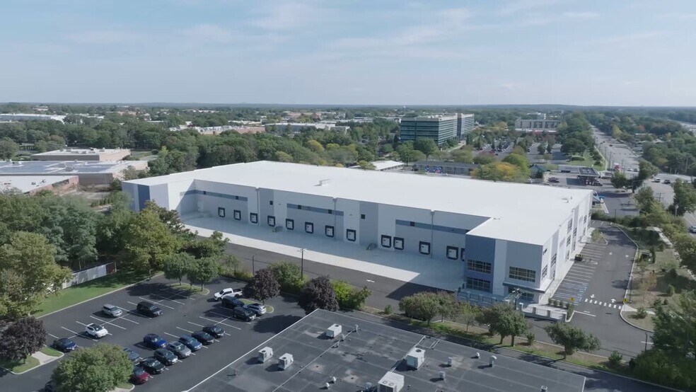 More Photos Of 60 Motor Pky, Commack Warehouse For Lease