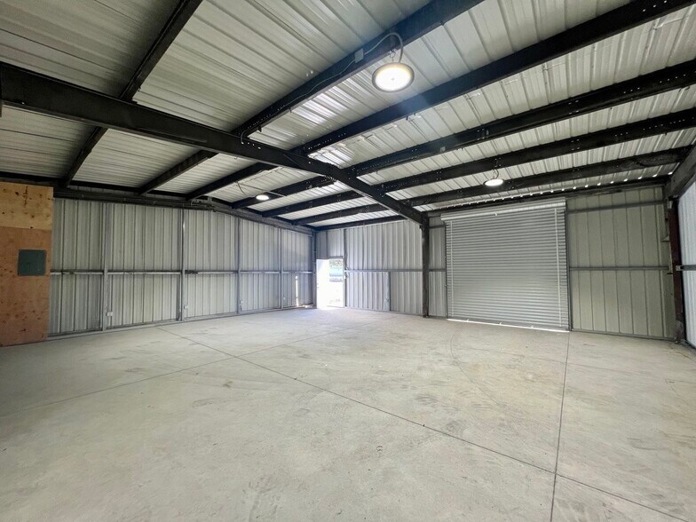 More Photos Of 731 E River Ave, Porterville Warehouse For Lease