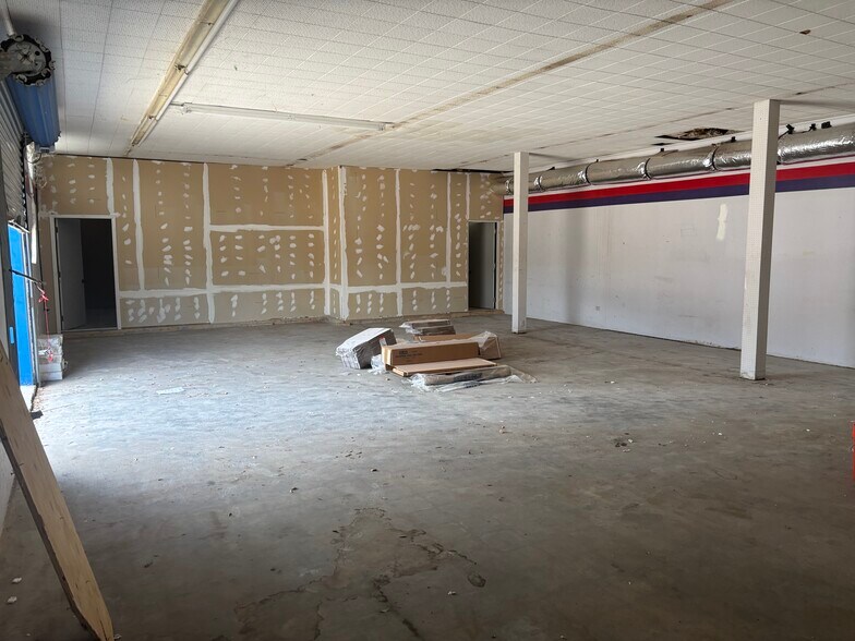 More Photos Of 3133 W Kennedy Blvd, Tampa Storefront Retail Office For Lease