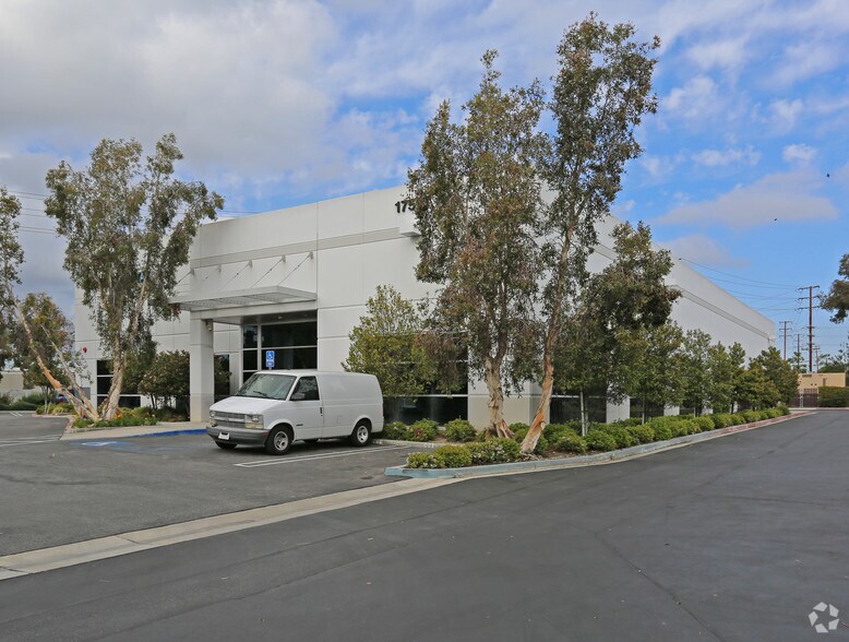 More Photos Of 17521-17551 Gillette Ave, Irvine Coworking Space
