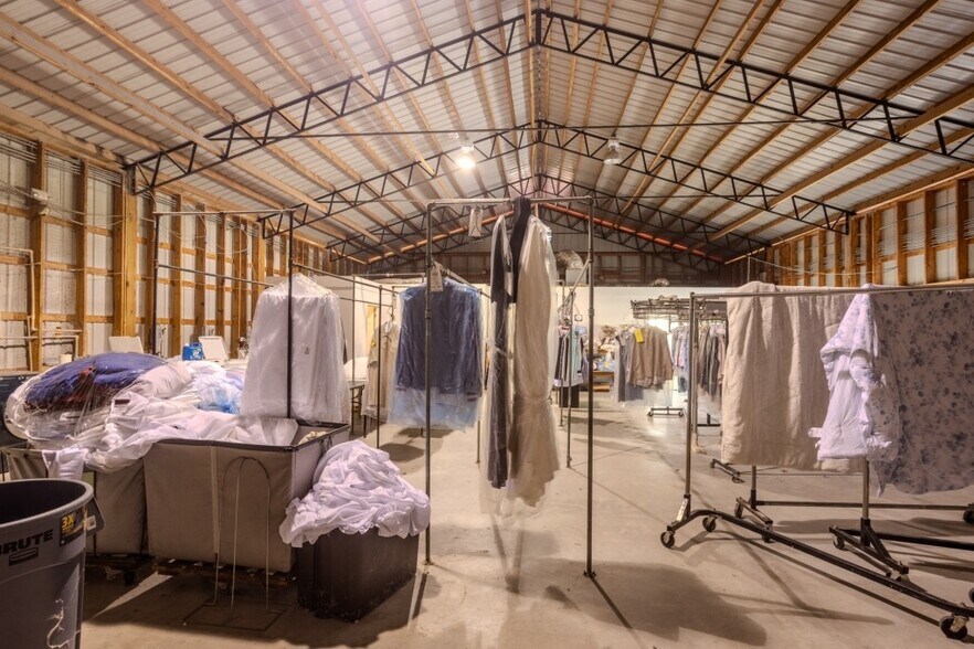 More Photos Of 244 N College St, Statesboro Flex For Sale