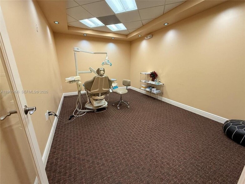 More Photos Of 2699 Stirling Rd, Fort Lauderdale Medical For Lease