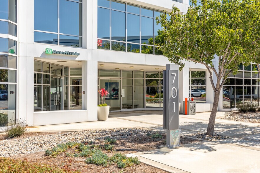 701 Palomar Airport Rd, Carlsbad, CA 92011 Coworking Space