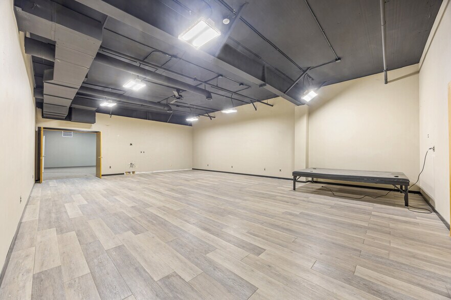 More Photos Of 3931 37th Ave SW, Fargo Manufacturing For Lease