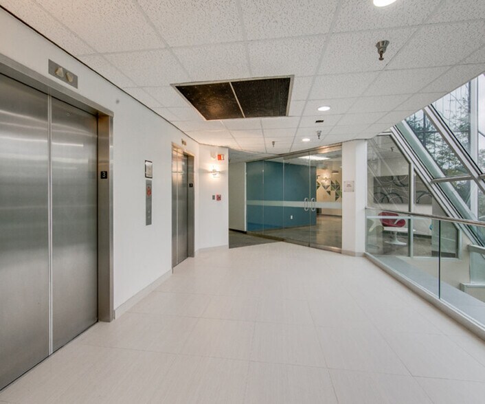 More Photos Of 4425 W Airport Fwy, Irving Office For Lease