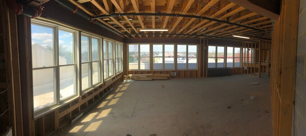 More Photos Of 700 Lynn St, Herndon Restaurant For Lease