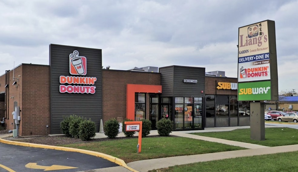 More Photos Of 17030 Torrence Ave, Lansing General Retail For Lease