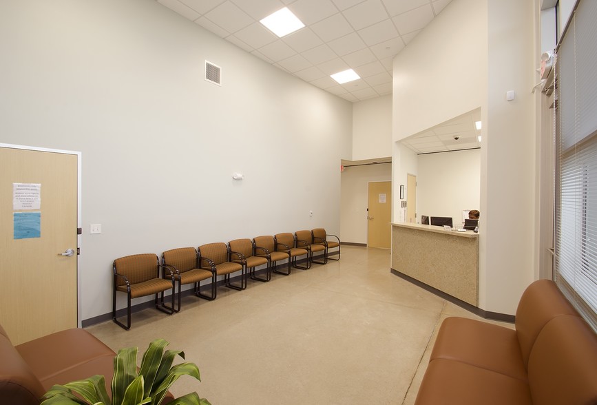 More Photos Of 2710 Reed Rd, Houston Distribution For Lease