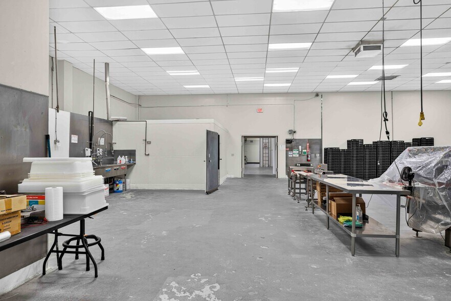 More Photos Of 12220 Rivera Rd, Whittier Warehouse For Lease