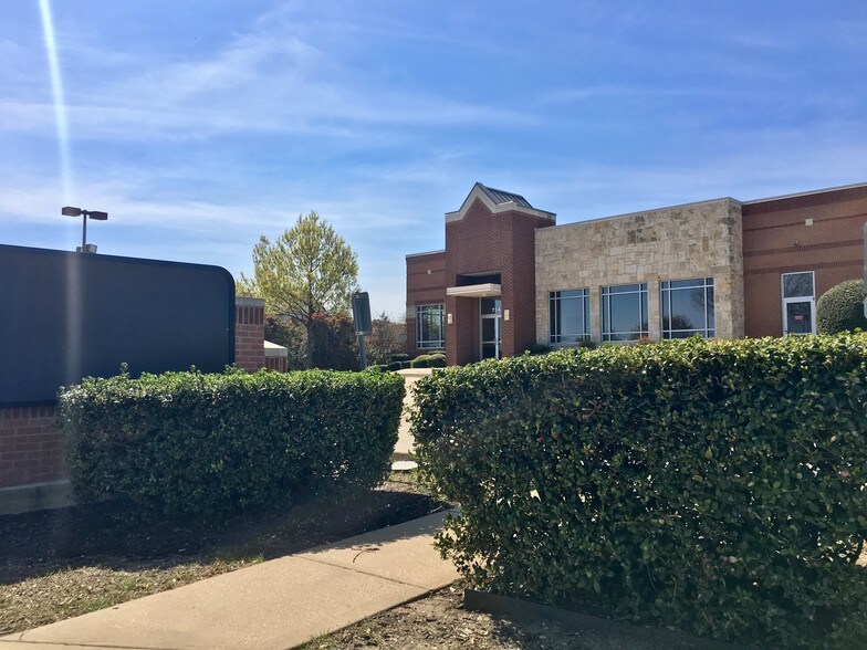 More Photos Of 7145 N George Bush Hwy, Garland Office For Sale