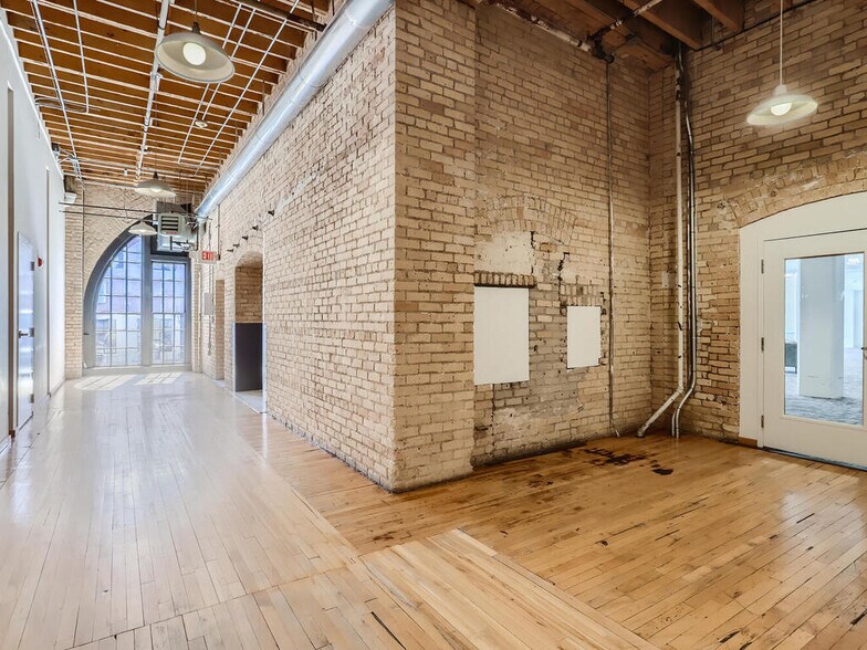 More Photos Of 212 3rd Ave N, Minneapolis Office For Lease