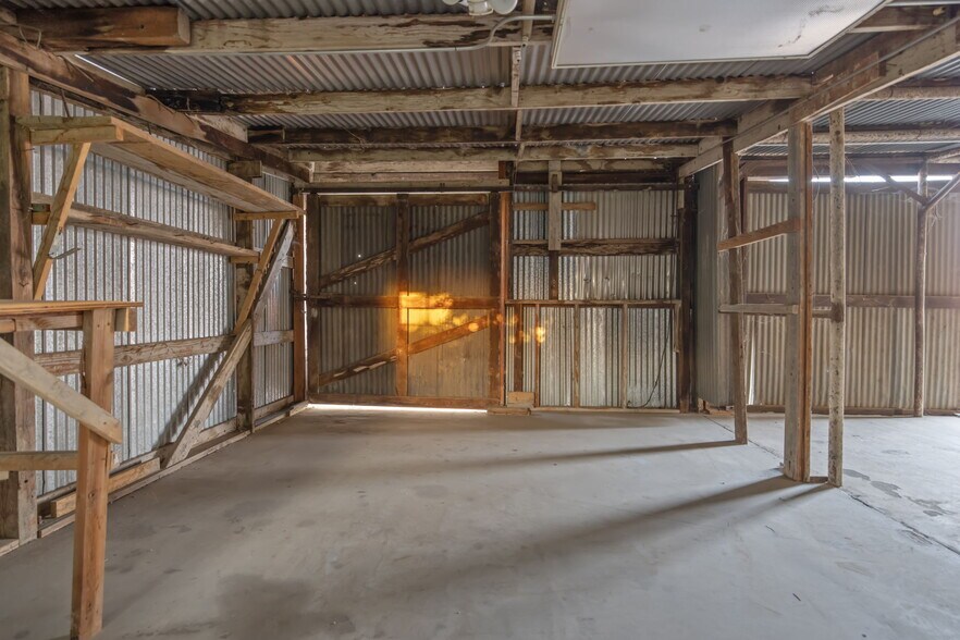 More Photos Of 1334 W Goshen Ave, Visalia Warehouse For Sale