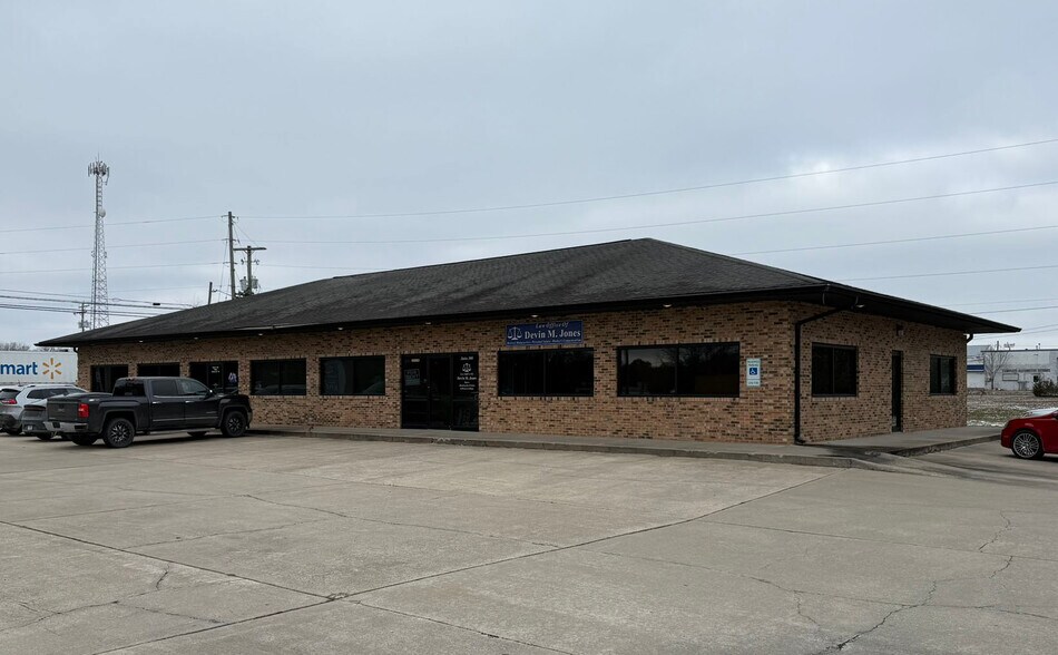 Primary Photo Of 7909 IL-14, Du Quoin Office For Sale