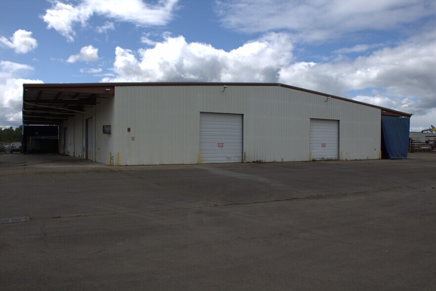 More Photos Of 2208 Parrott Way, Kelso Warehouse For Lease