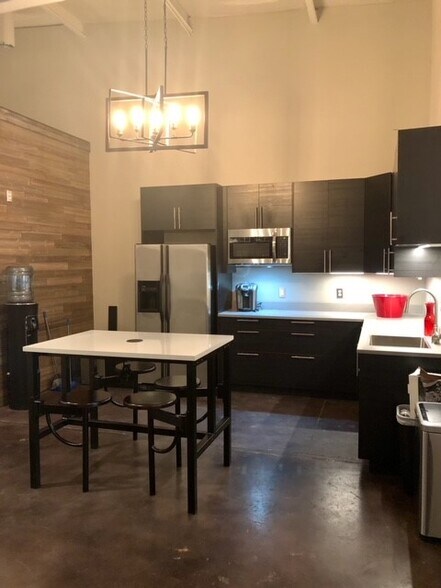 More Photos Of 704-710 Berkeley Ave, Atlanta Loft Creative Space For Lease