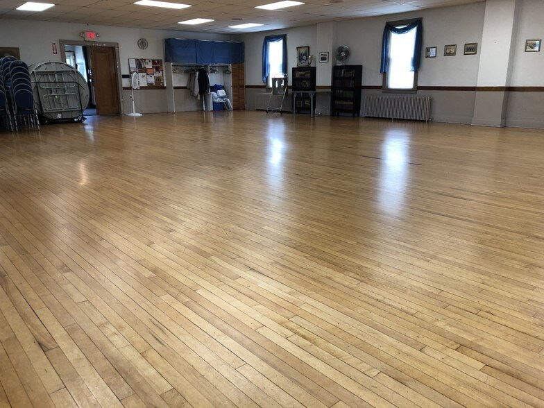 More Photos Of 710 Columbia Tpke, East Greenbush Loft Creative Space For Lease