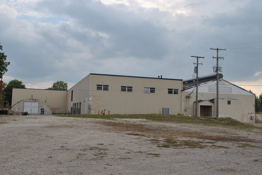 More Photos Of 9007 Detroit Ave, Cleveland Warehouse For Lease