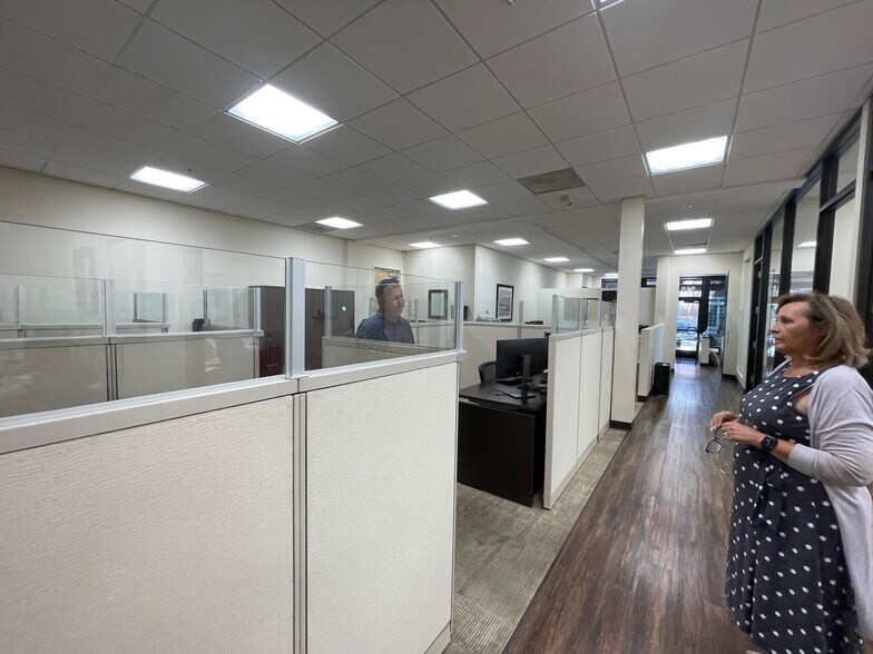 More Photos Of 918 E Green St, Pasadena Office Residential For Lease