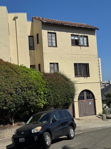 More Photos Of 3505 Kempton Way, Oakland Apartments For Sale