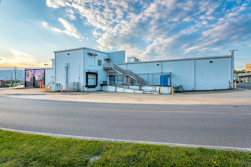 More Photos Of 319 Chickamauga Ave, Rossville Supermarket For Lease