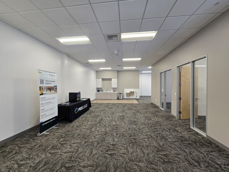 More Photos Of 23840-23842 Rider St, Perris Distribution For Lease