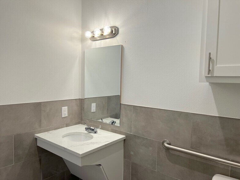 More Photos Of 400 Stonebrook Pky, Frisco Office For Sale