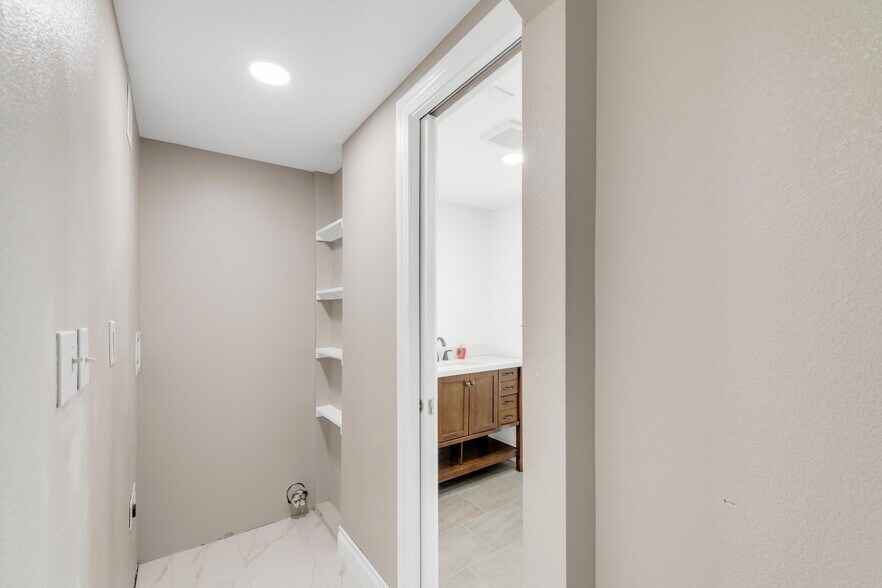 More Photos Of 2880 W 92nd Ave, Federal Heights Office Residential For Sale