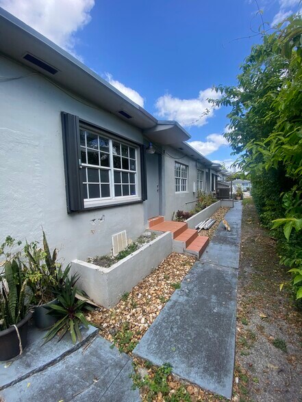 More Photos Of 3080 W Flagler St, Miami Medical For Sale