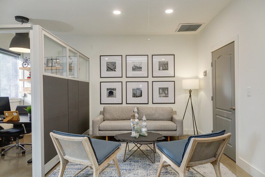 More Photos Of 400 Sugartree Ln, Franklin Office For Sale