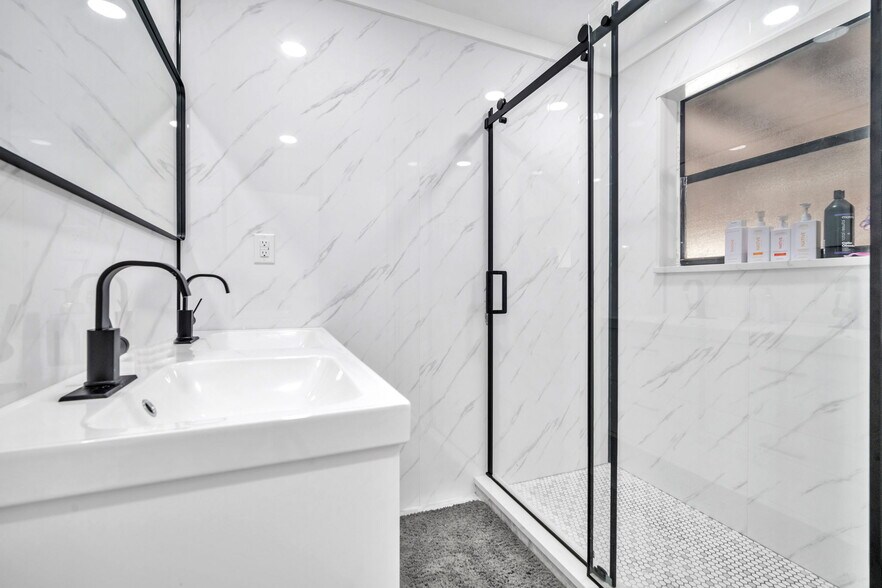 More Photos Of 7151 Taft St, Hollywood Office Residential For Sale