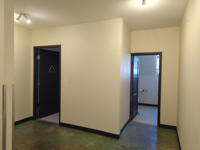 More Photos Of 9190-9214 Exposition Blvd, Los Angeles Warehouse For Sale