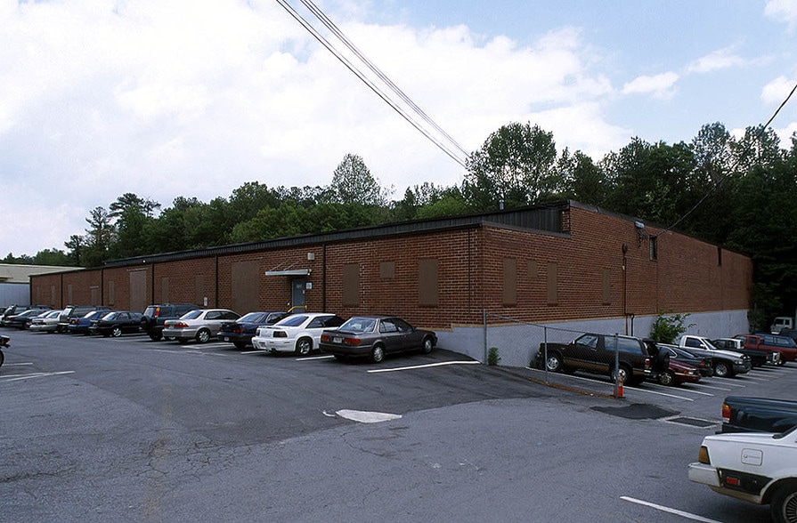More Photos Of 2723 Apple Valley Rd NE, Atlanta Light Distribution For Lease