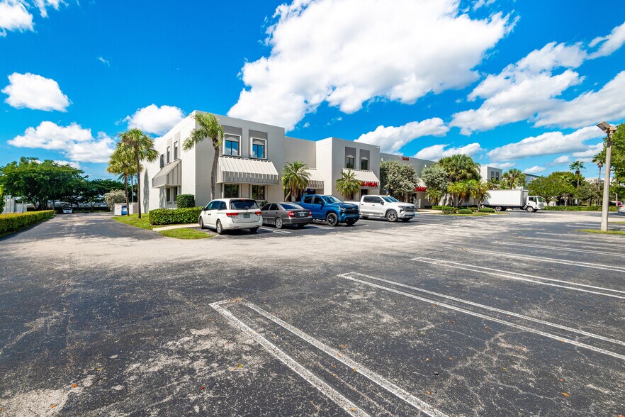 More Photos Of 3650 Coral Ridge Dr, Coral Springs Light Manufacturing For Sale