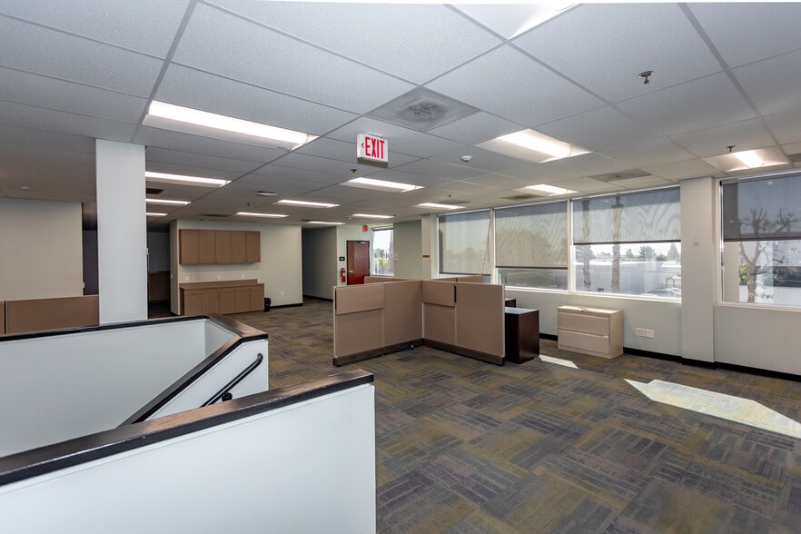 More Photos Of 10730 Bell Ct, Rancho Cucamonga Warehouse For Lease