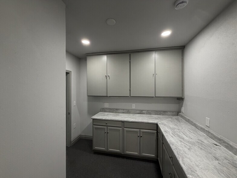 More Photos Of 24639 Arch St, Santa Clarita Office For Lease