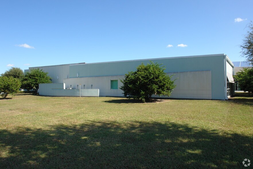 More Photos Of 3035 Lakeland Hills Blvd, Lakeland Medical For Lease