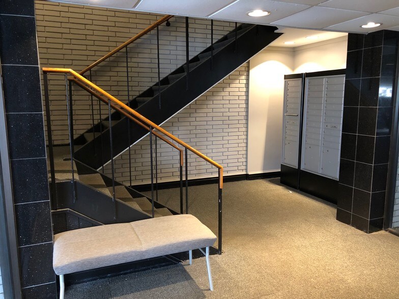 More Photos Of 800 E Northwest Hwy, Mount Prospect Office Residential For Sale