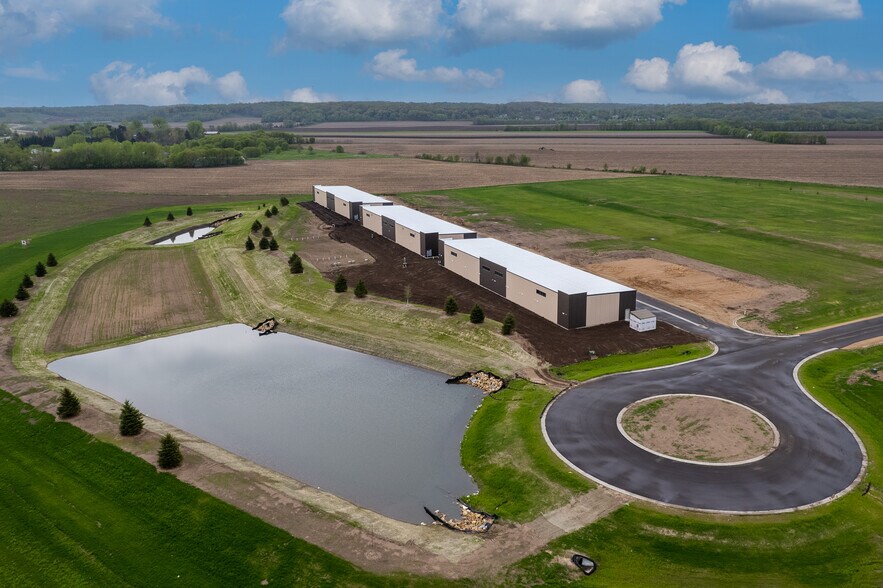 More Photos Of 663 Valerie Ave, Hudson Self Storage For Sale