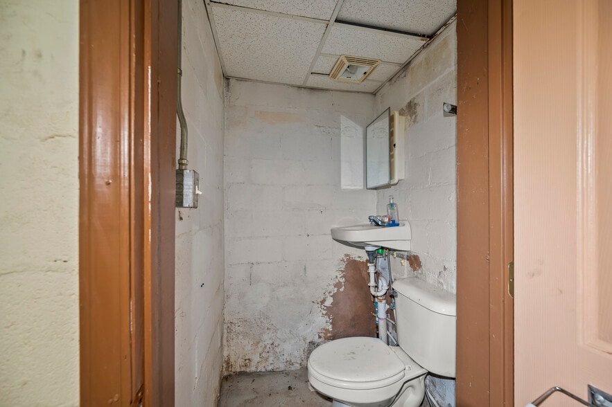 More Photos Of 5326 Main St, Walkertown Service For Sale