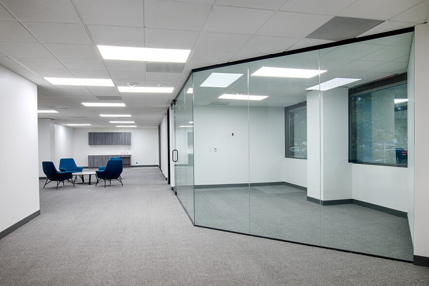 More Photos Of 5728 Lyndon B Johnson Fwy, Dallas Office For Lease